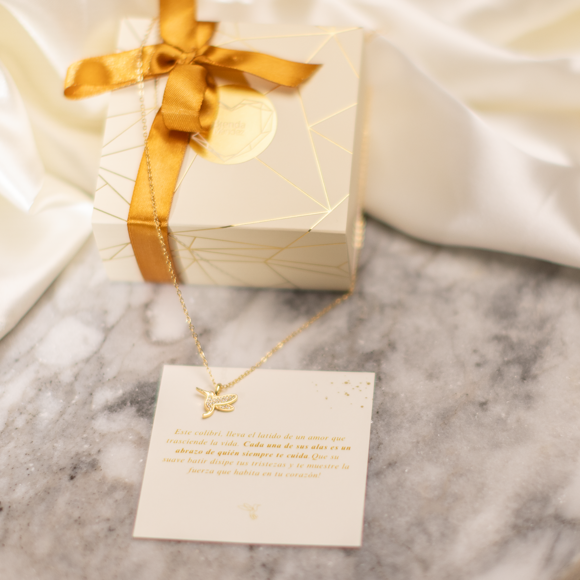 NUEVO COLLAR COLIBRÍ "ALMA ETERNA" BAÑO DE ORO